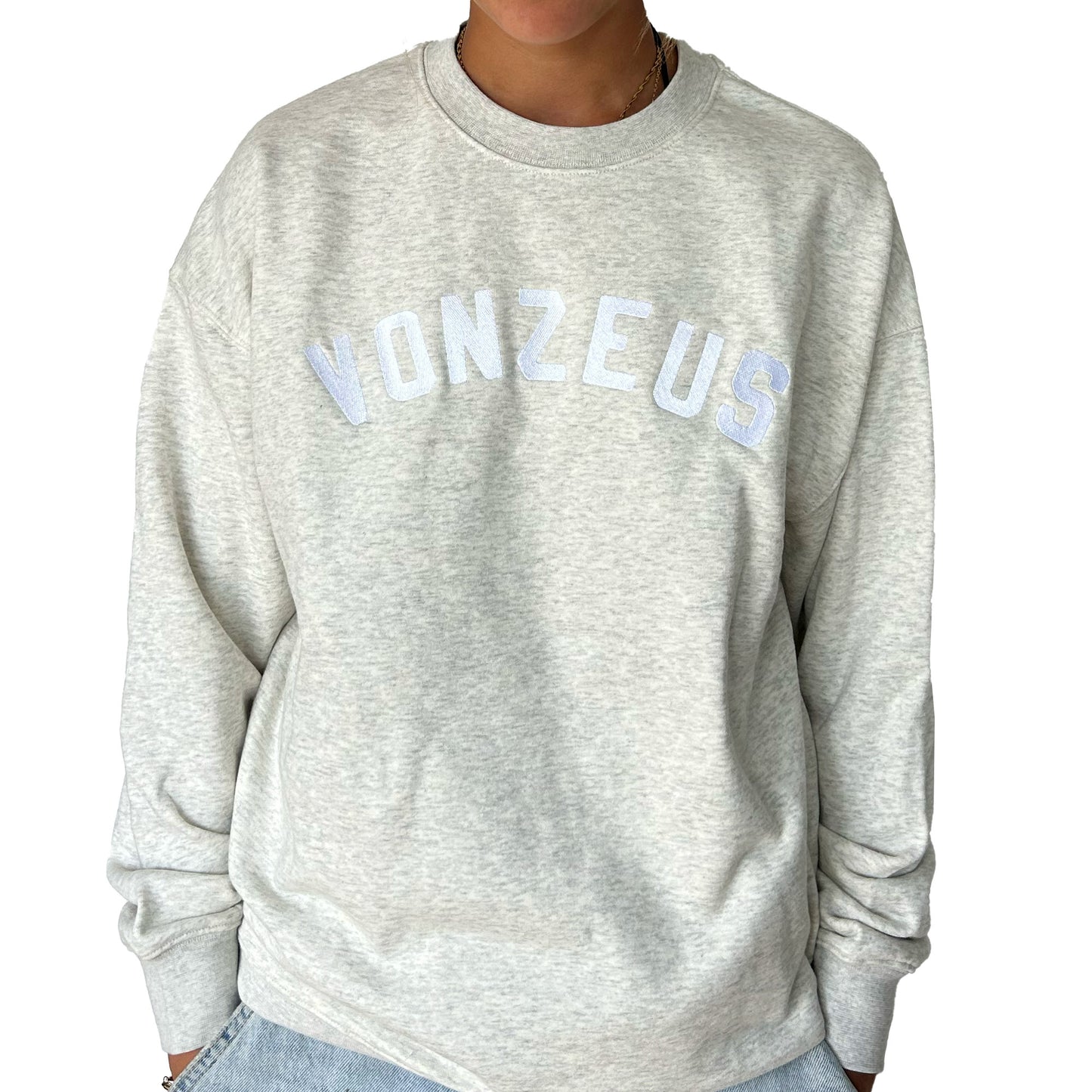 VonZeus light grey - White embroidery
